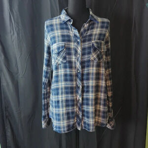 Kut From The Kloth. Button up Flannel. Medium. Excellent Condition.
